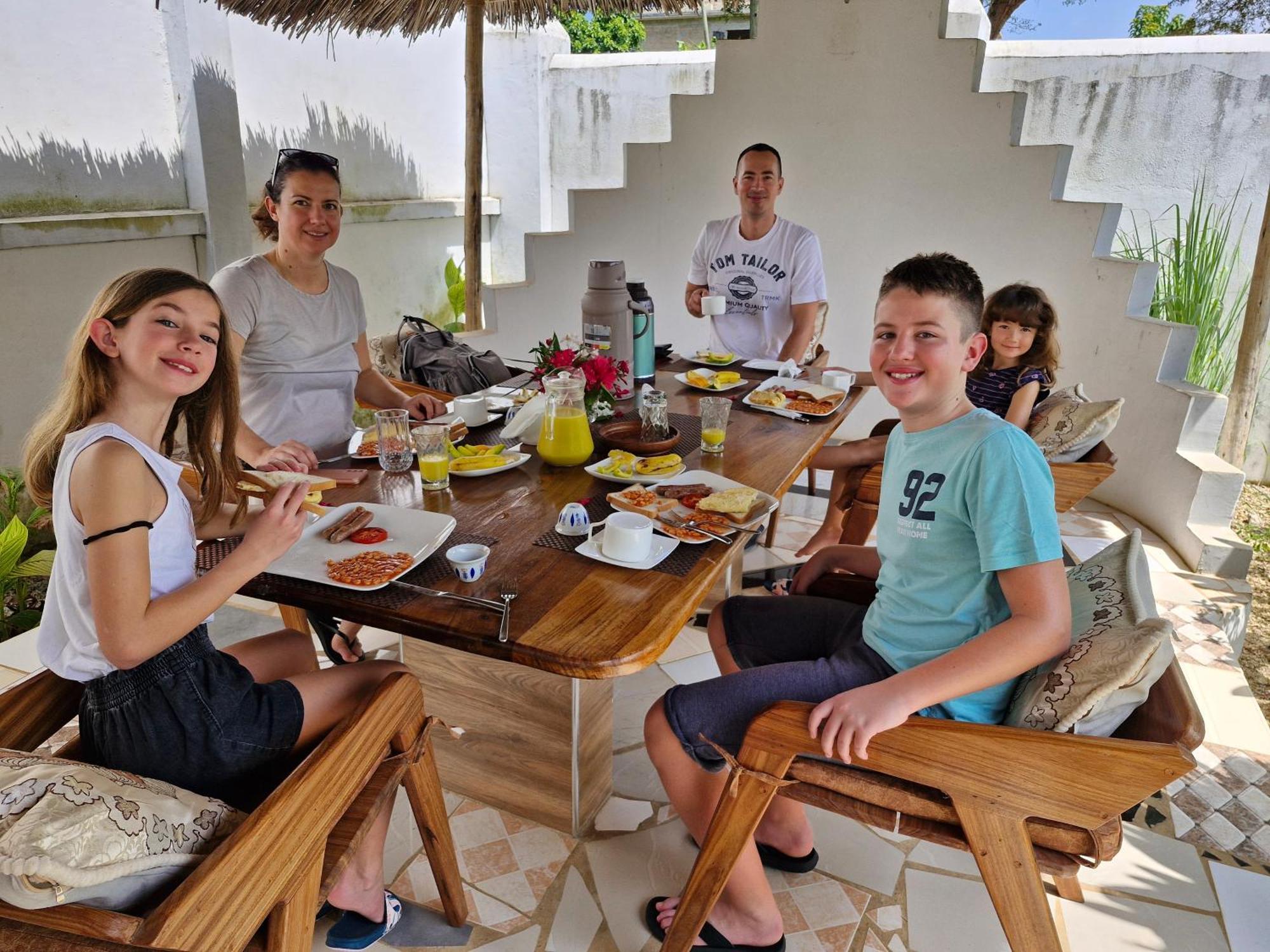 64 Zenj House Luxury Airport B&B Mbweni Εξωτερικό φωτογραφία