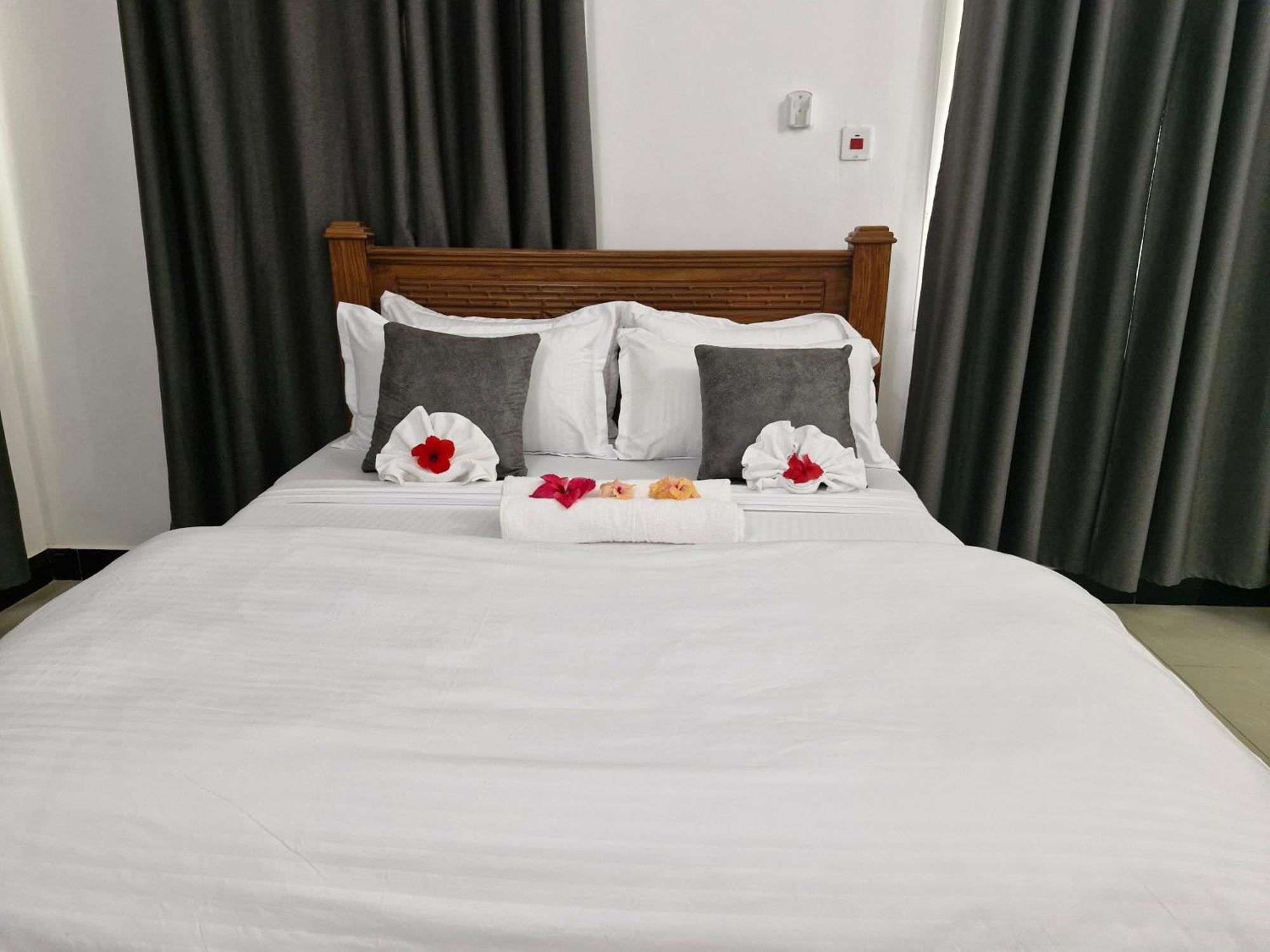 64 Zenj House Luxury Airport B&B Mbweni Εξωτερικό φωτογραφία