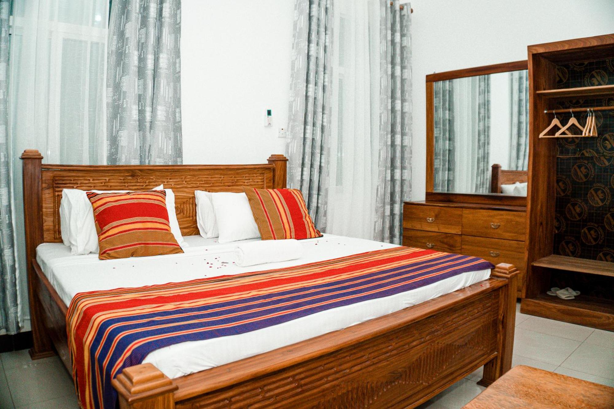 64 Zenj House Luxury Airport B&B Mbweni Εξωτερικό φωτογραφία
